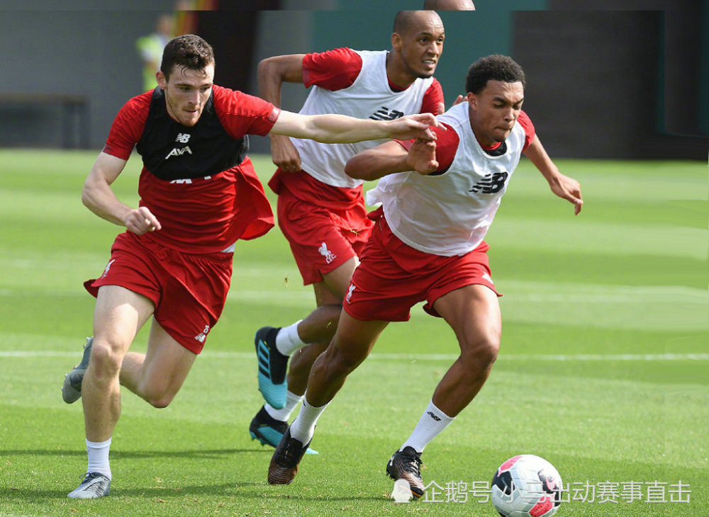 自行车大师赛焦点战：姑苏迅豹队大胜江汉巨龙队，外线火力全开。赛后更衣室沸腾